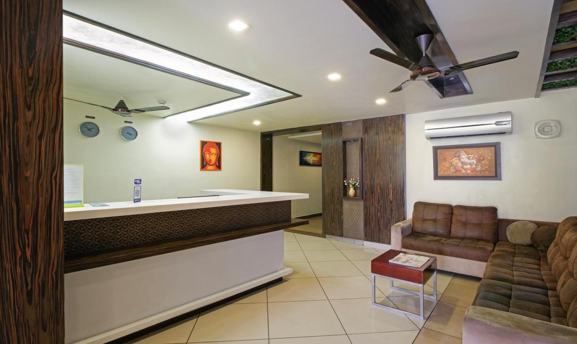 Itsy Hotels N Square Vijayawāda Zewnętrze zdjęcie